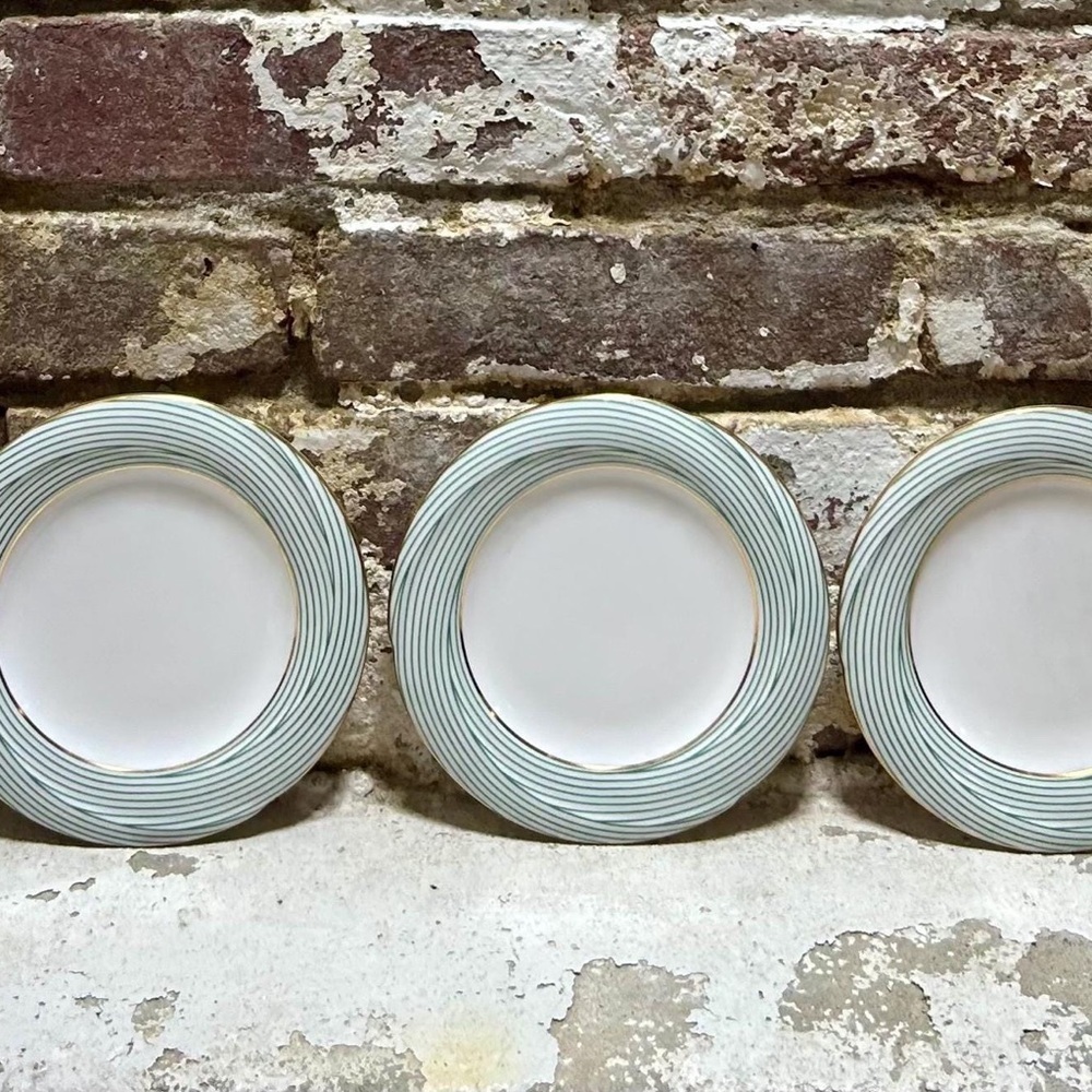 Set of 5 Nina Ricci Plasier De La MAISON green white and gold porcelain plates. - Picture 3 of 9